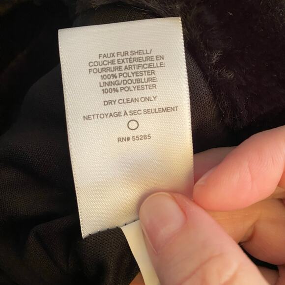 Black faux fur short coat Express womens size large pockets - Picture 9 of 9